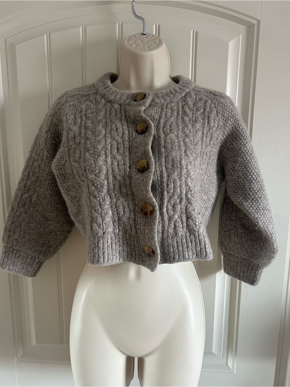 NEW Faherty Gray Cable-Knit Cropped Button Cardigan Sz L